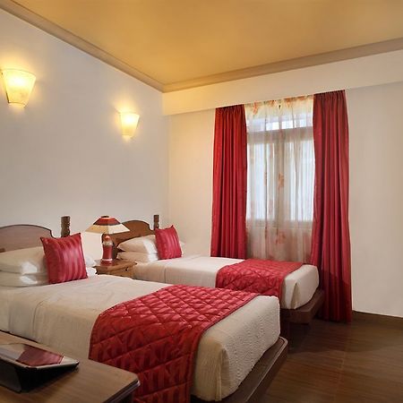 Monterio Hotel Baga Bagian luar foto