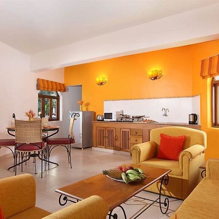 Monterio Hotel Baga Bagian luar foto