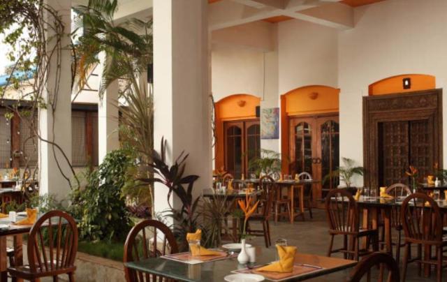 Monterio Hotel Baga Bagian luar foto